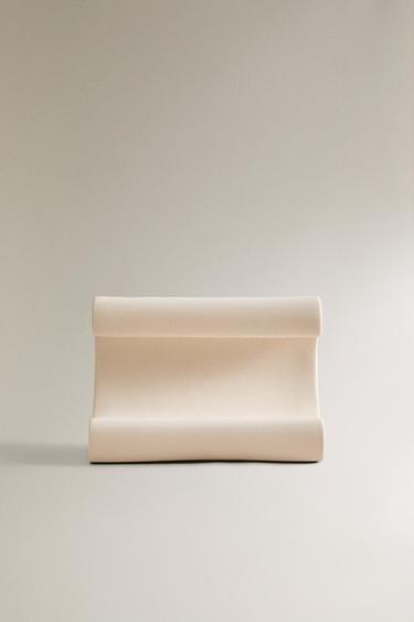 CERAMIC TABLE LAMP - White by Zara