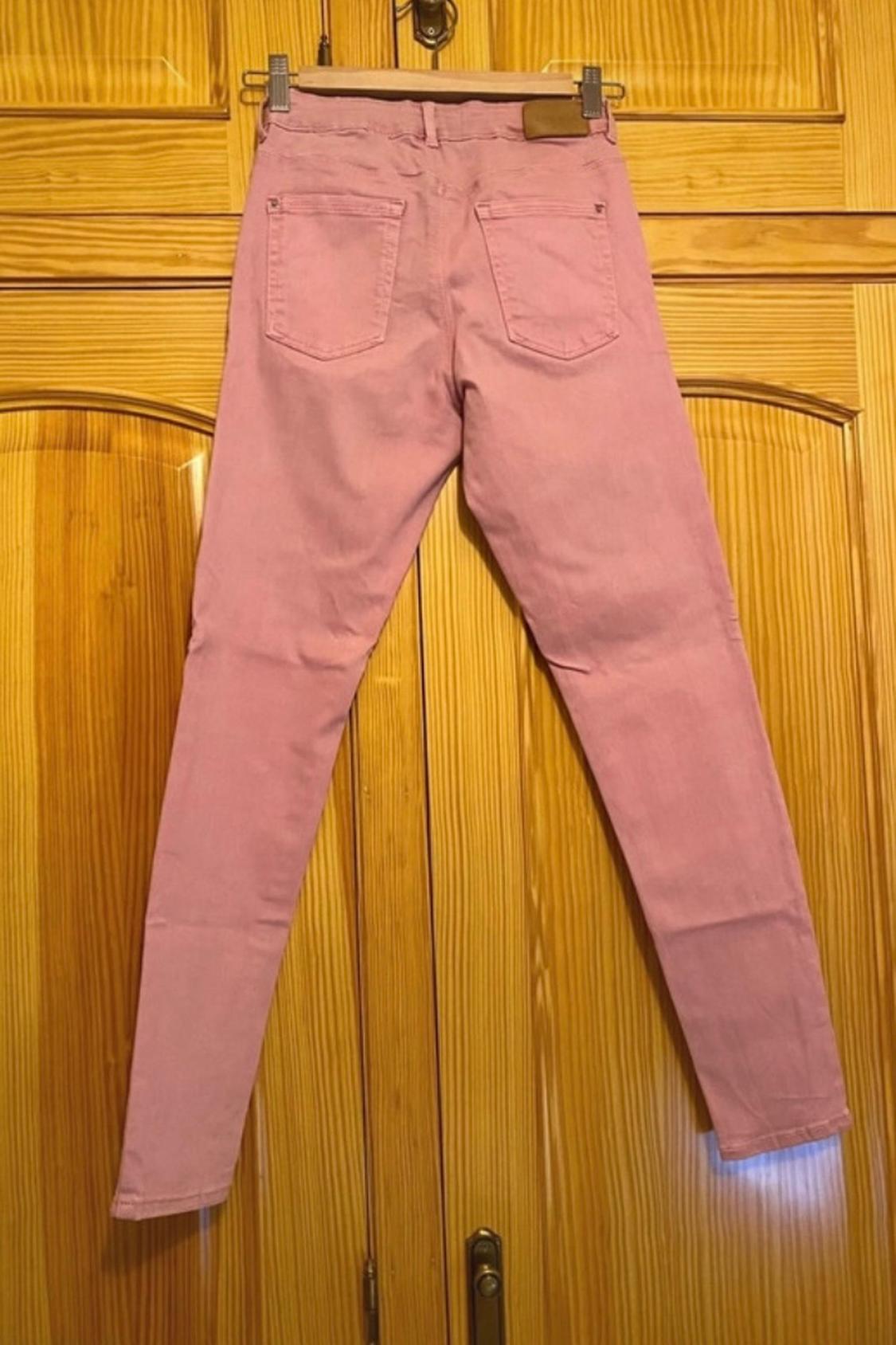 PANTALÓN VAQUERO ROSA - Image 2