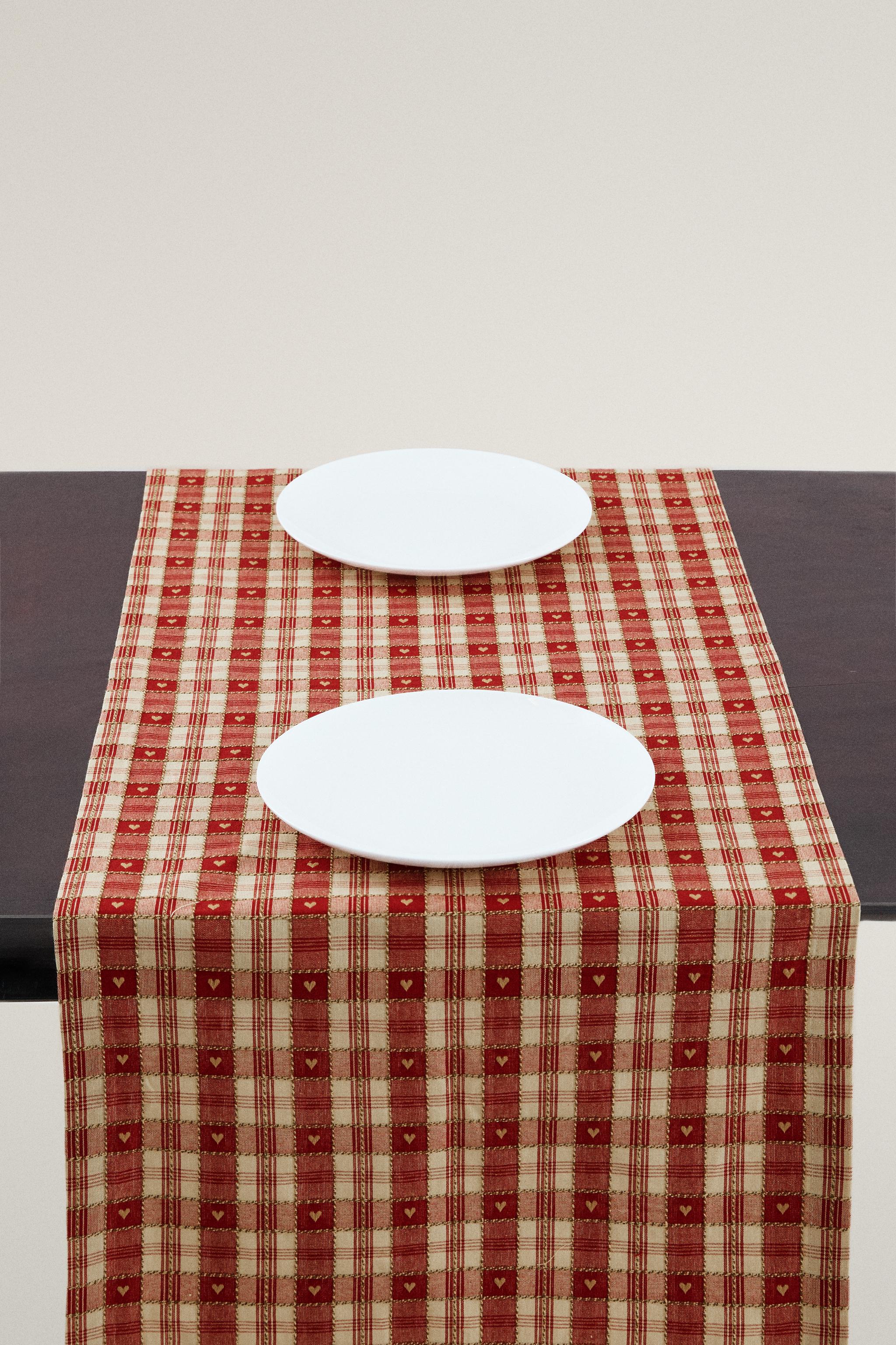 CHRISTMAS HEART CHECK COTTON TABLE RUNNER
