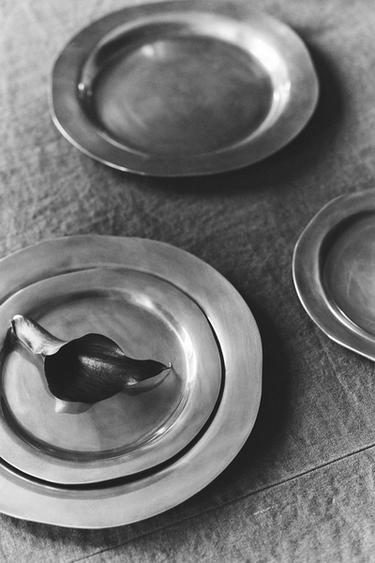 PETIT BRASS PLATE I COLIN KING - Gold by Zara