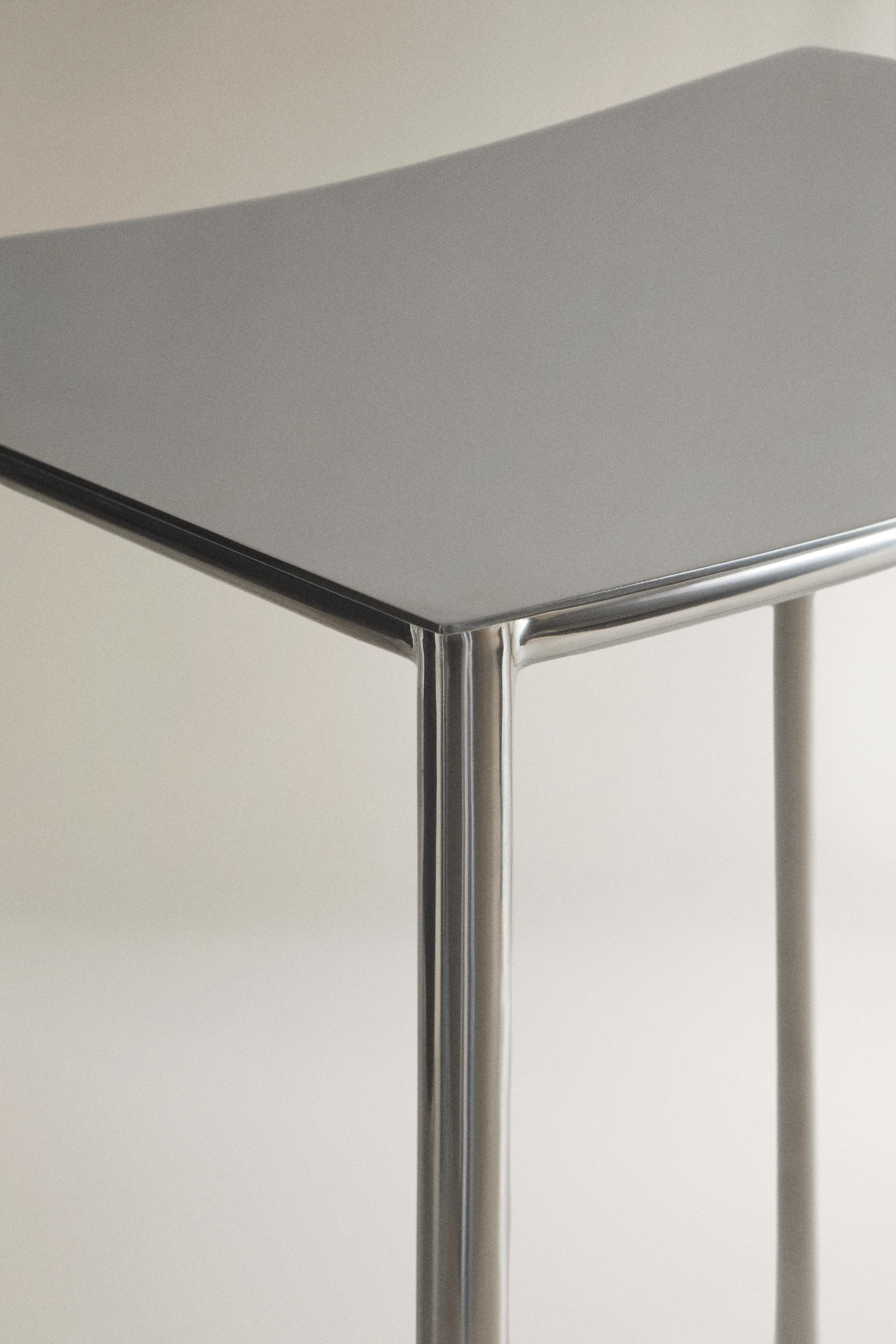 TABOURET EN ACIER INOXYDABLE