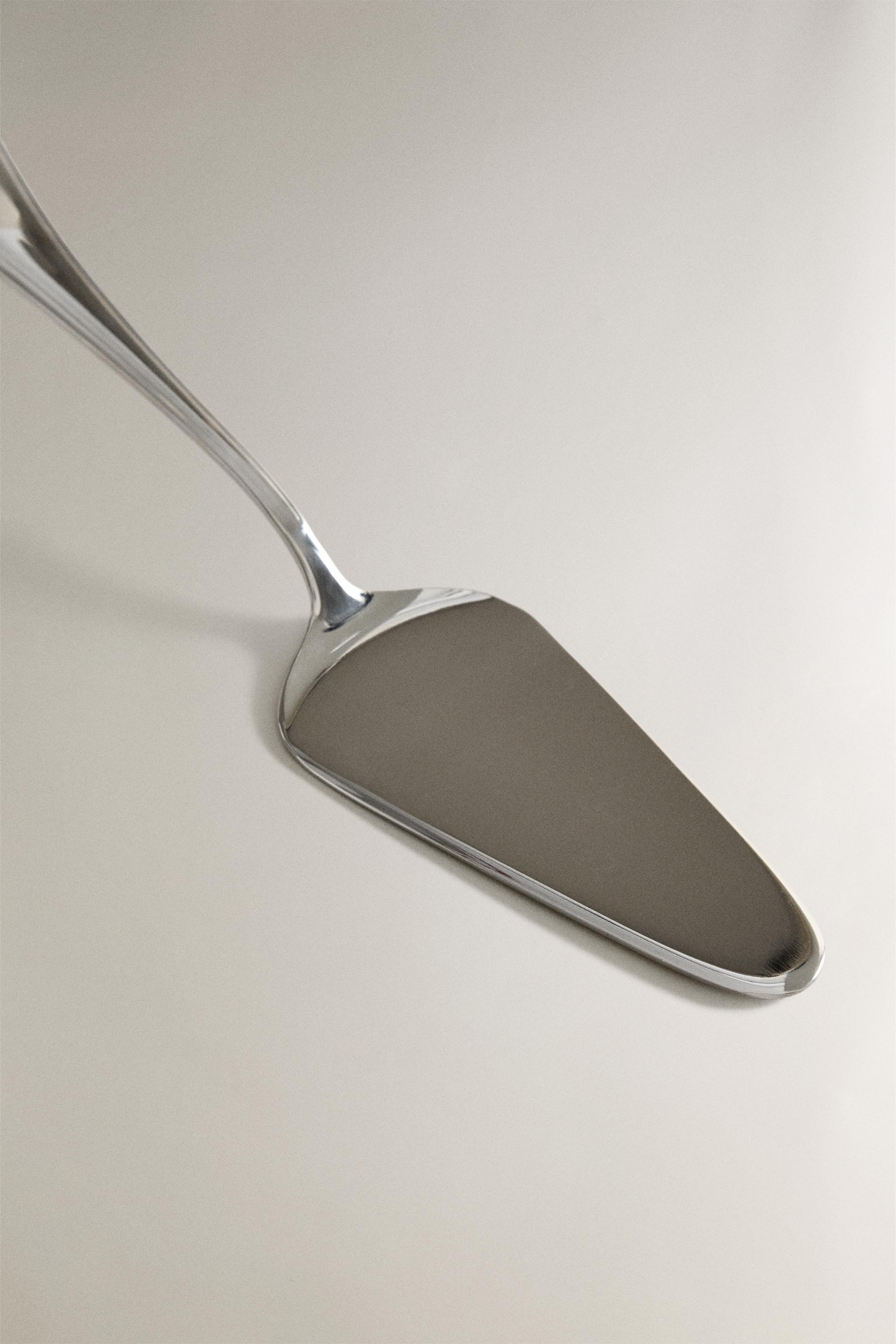 SHINY STEEL CAKE SERVER