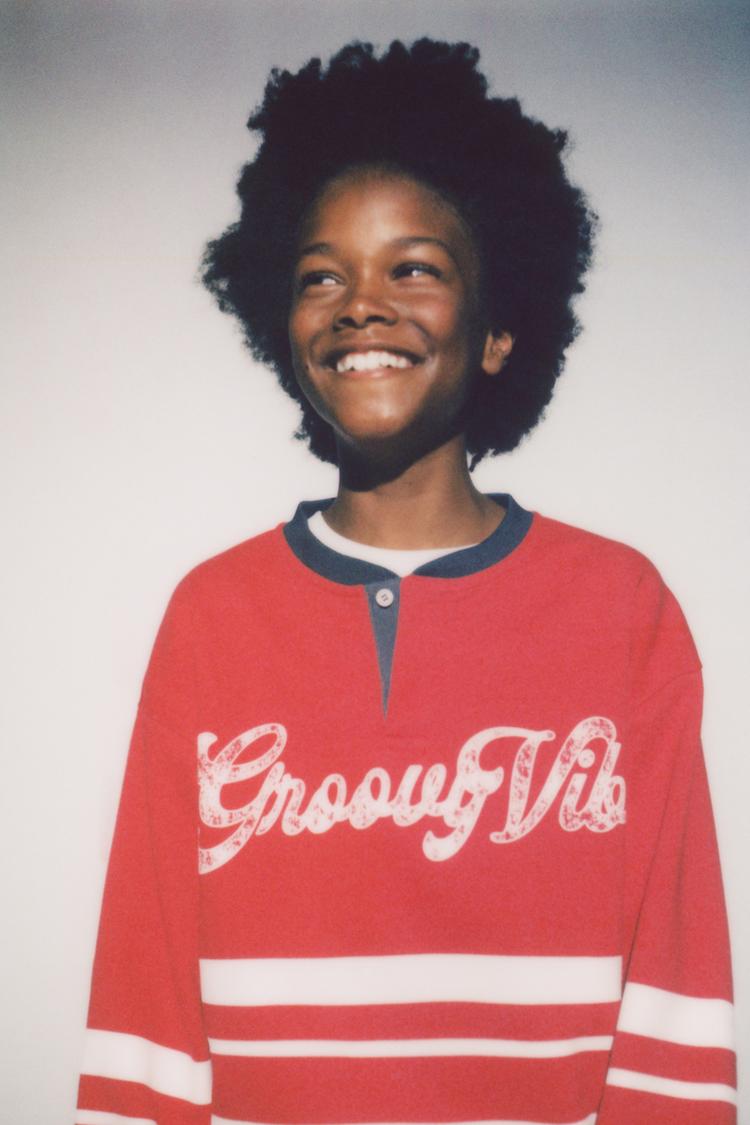 Sudadera cuello panadero texto