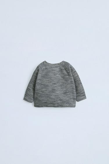 T-SHIRT À RAYURES TISSÉES - Bleu marine de Zara - Image 1