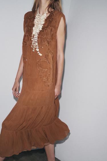 ROBE PLIS BRODÉE ZW COLLECTION - Toffee de Zara - Image 4