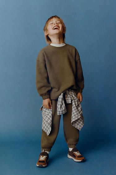 ОДНОТОННЫЙ КОМПЛЕКТ ИЗ ТОЛСТОВКИ И БРЮК-ДЖОГГЕРОВ — МЯГКИЙ КАШТАНОВЫЙ от Zara