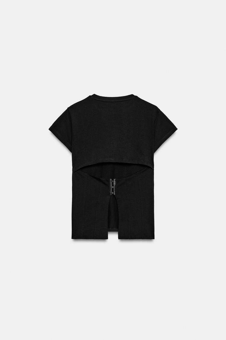 Camiseta con corsé en la espalda 5