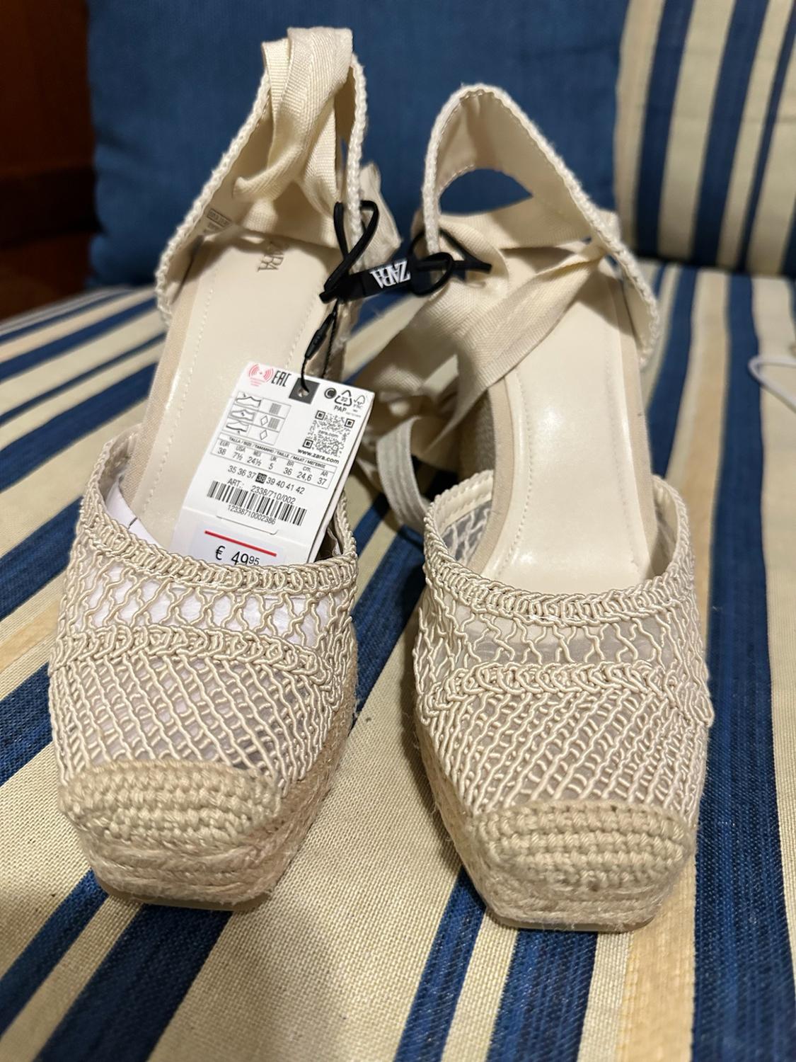 WOVEN WEDGE SANDALS - Image 2