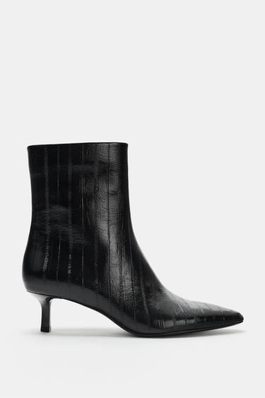 BOTÍN TACÓN  RELIEVE - Negro de Zara - Imagen 0