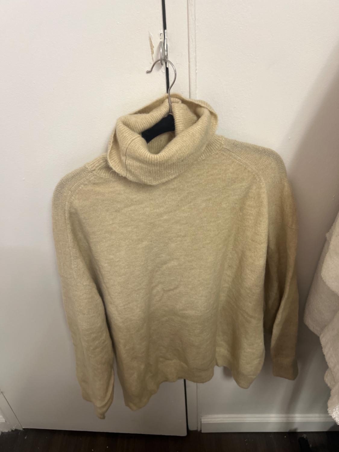 WOOL ALPACA OVERSIZED TURTLENECK SWEATER - Image 2