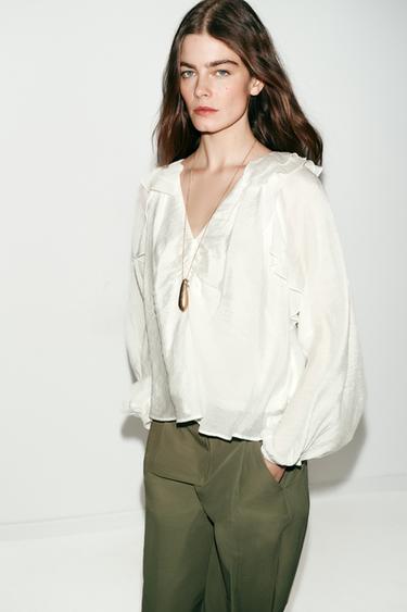 RUFFLED BLOUSE WITH GATHERED DETAIL - White by Zara
