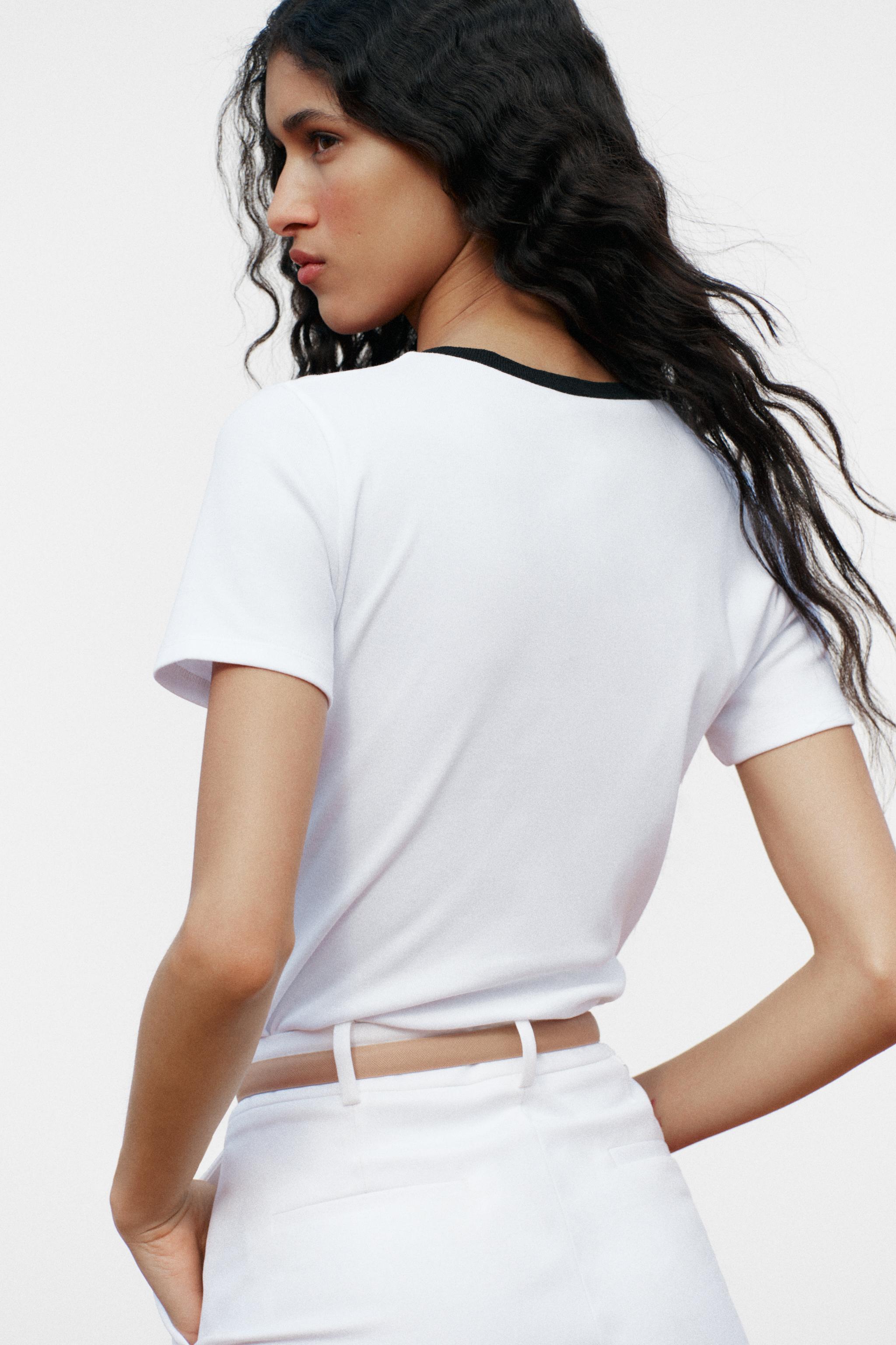 【ZARA】コントラストパイピング付きTシャツ 5644/214/250 コントラストパイピング付きTシャツ - ホワイト | ZARA Japan / 日本
