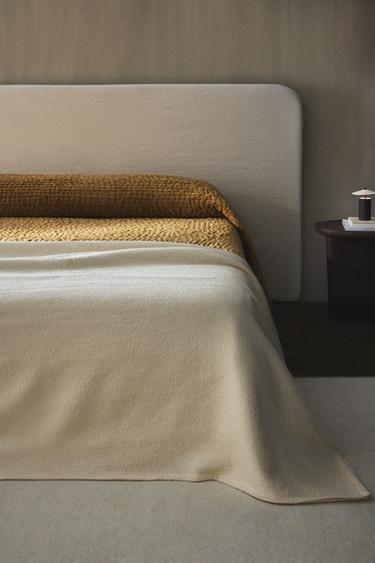 KAPA AKSAMIT Z EFEKTEM SPRANIA - Beżowy Zara