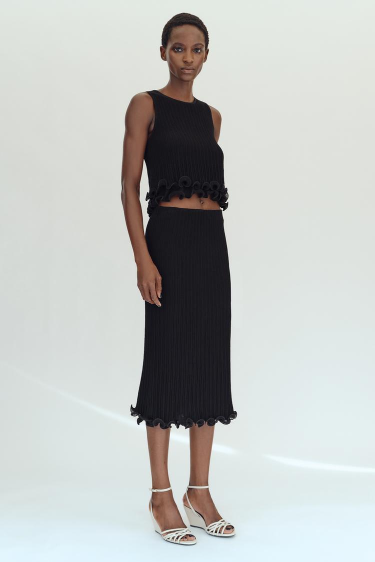 DOUBLE-LAYER KNIT TOP