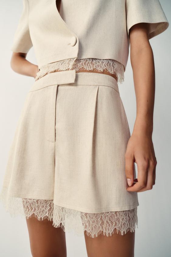 Short con encaje