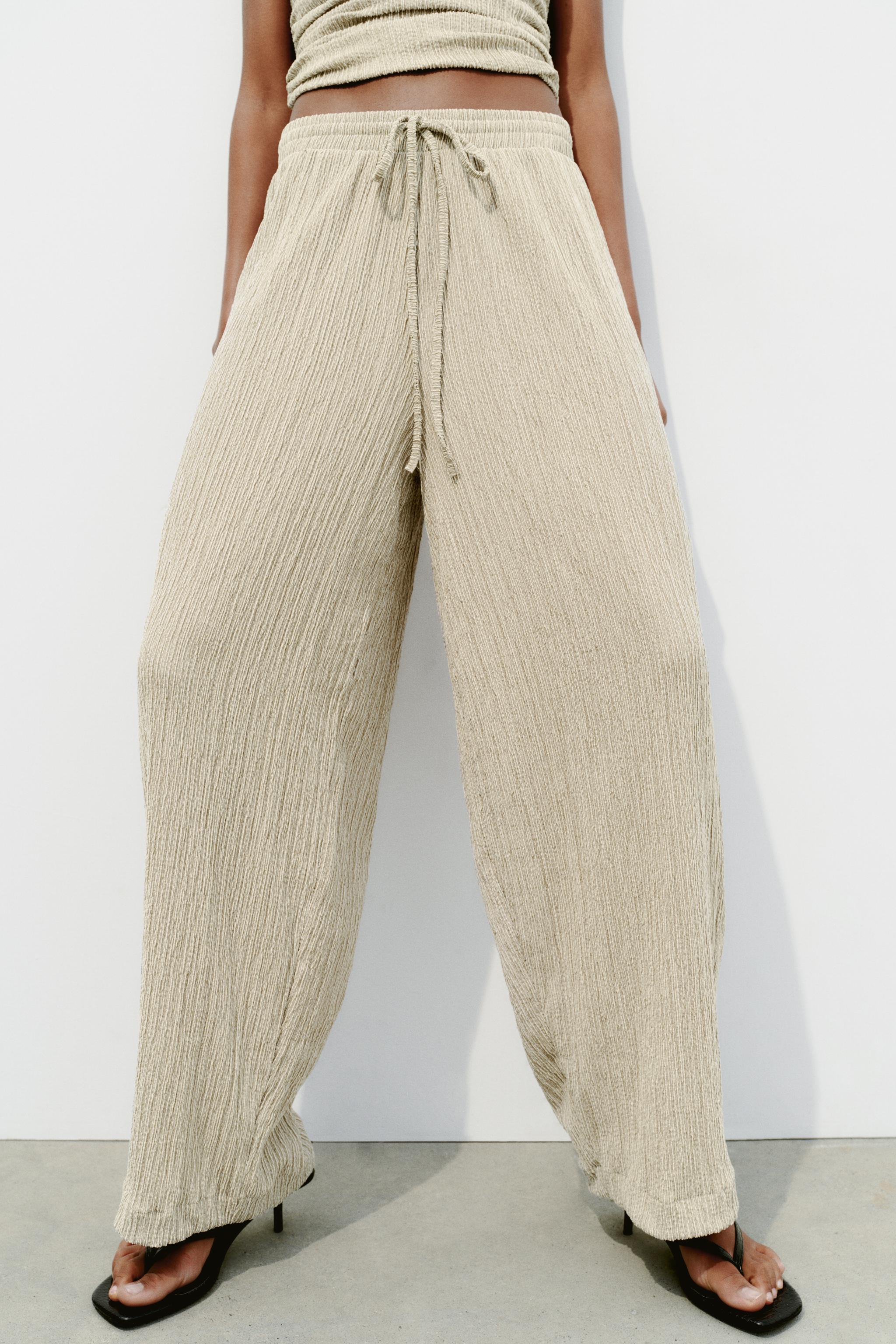 VOLUMINOUS TEXTURED PANTS