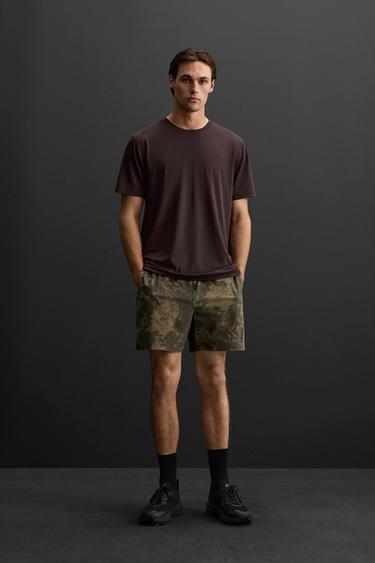 Zara PRINTED TRAINING SHORTS - Mid-green