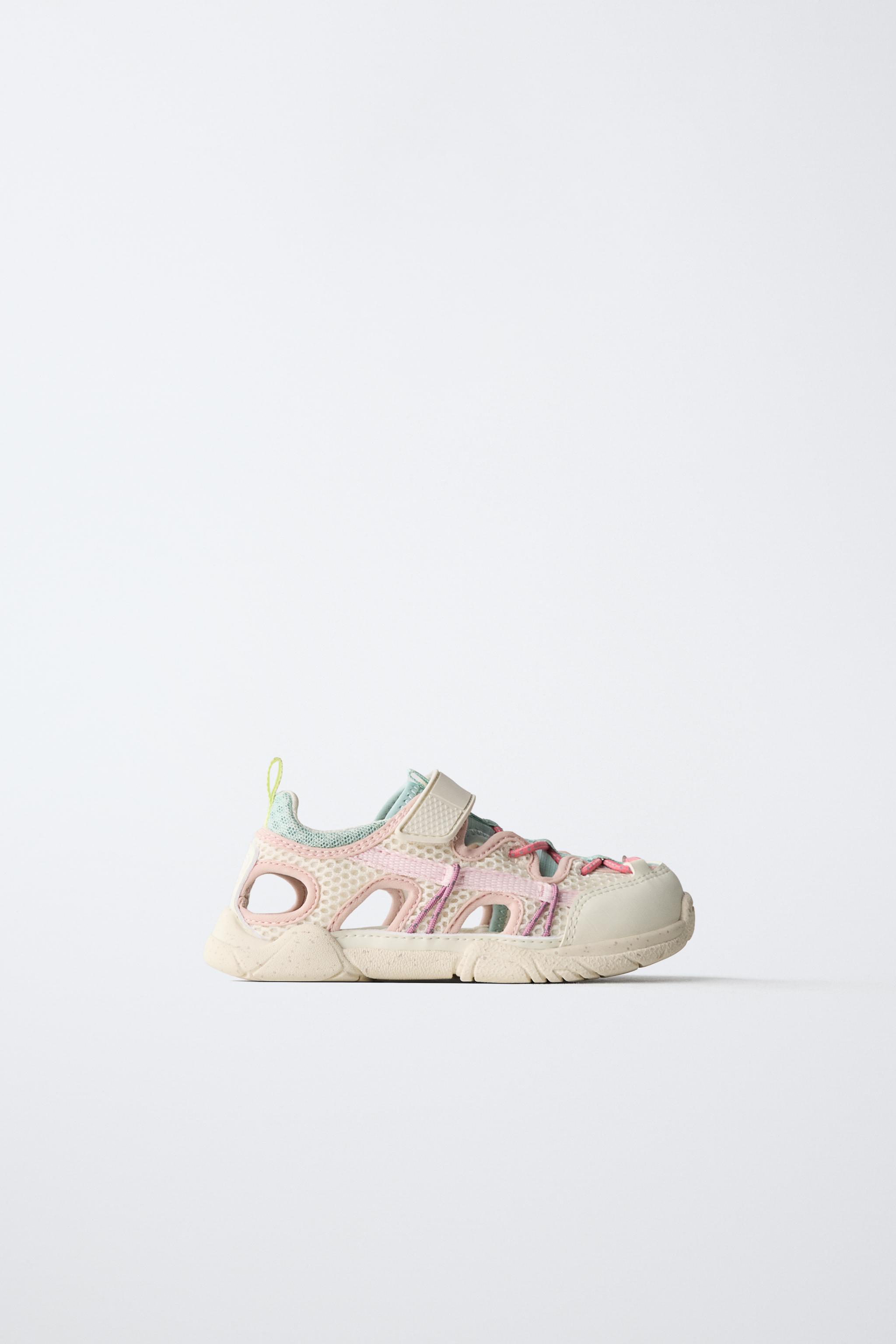 Детские кроссовки Zara BAREFOOT SNEAKERS WITH CUT-OUTS