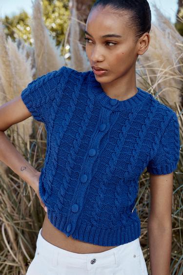 جاكيت محاك بأكمام قصيرة - أزرق فاقع الخاص بـ Zara