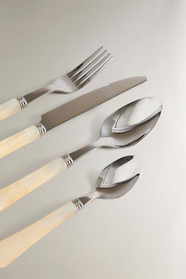 ENSEMBLE COUVERTS 4 PIÈCES MANCHE EFFET NACRÉ - Perle / Beige de Zara - Image 1