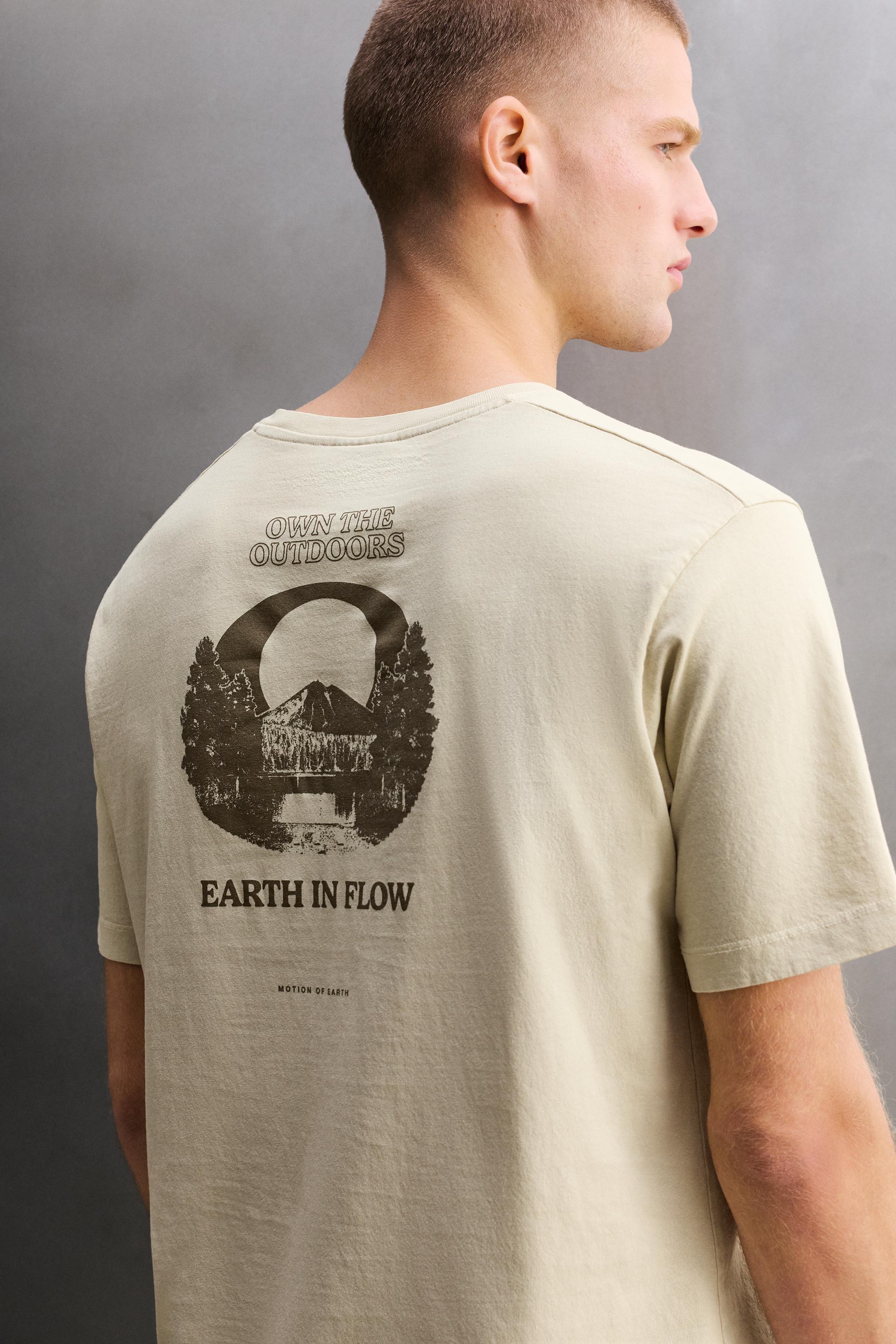 REGULAR FIT GRAPHIC PRINT T-SHIRT