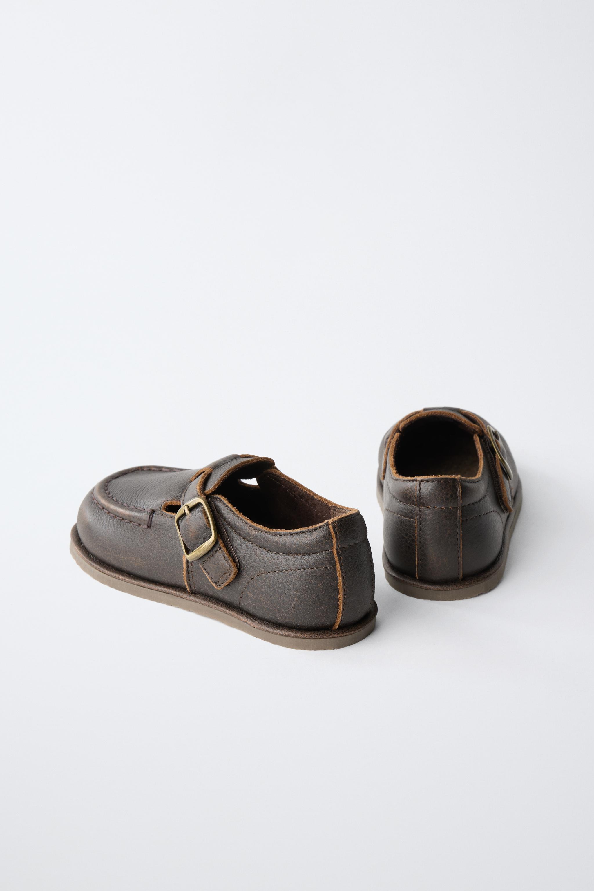 CHAUSSURES EN CUIR