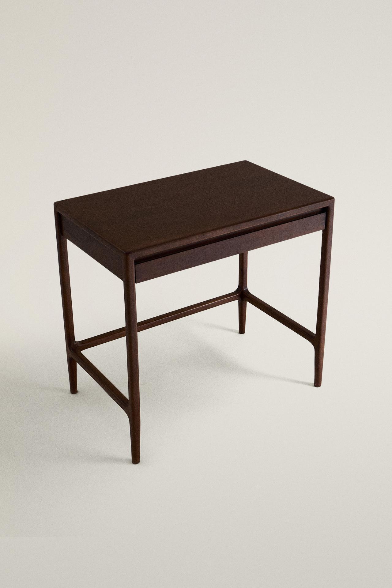 WOODEN DRESSING TABLE — Brown