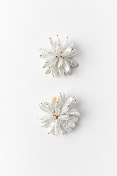 PENDIENTES FLOR PERLAS -  de Zara