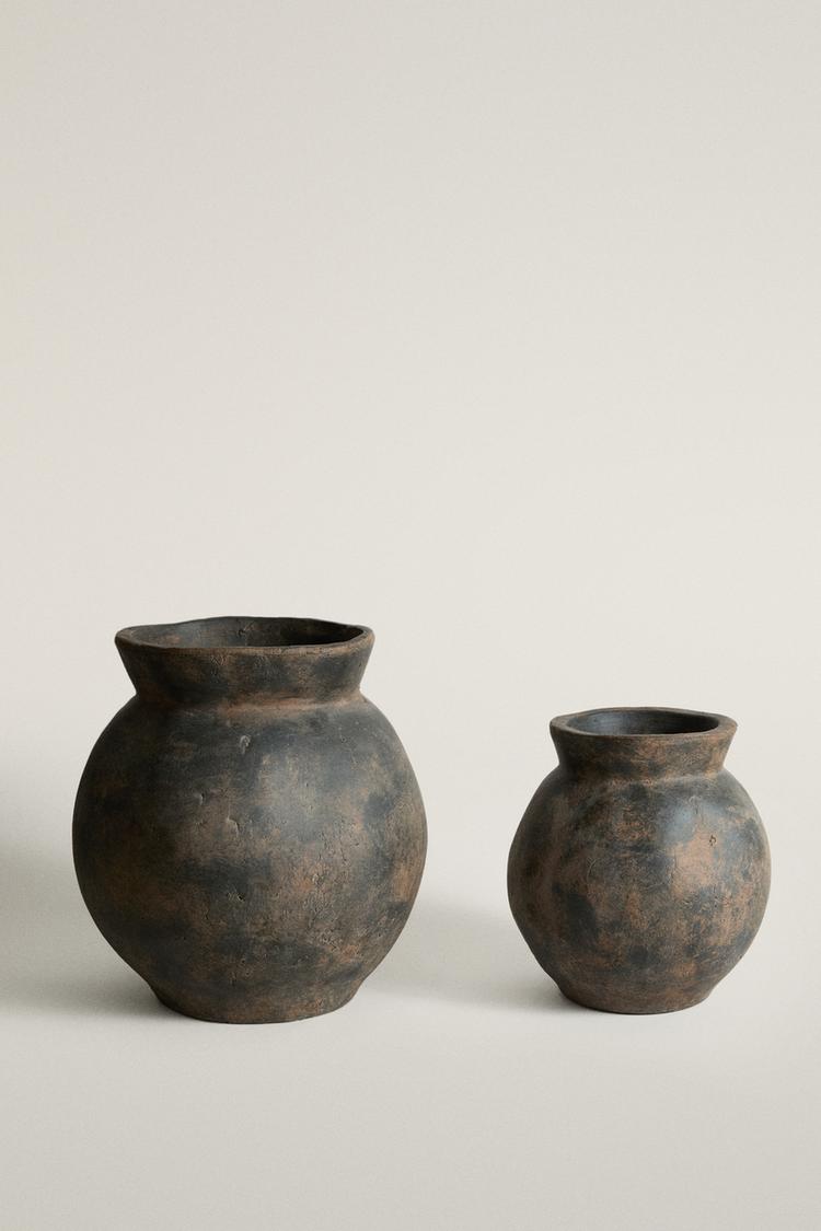 OVAL DECORATIVE CERAMIC VASE — Brown