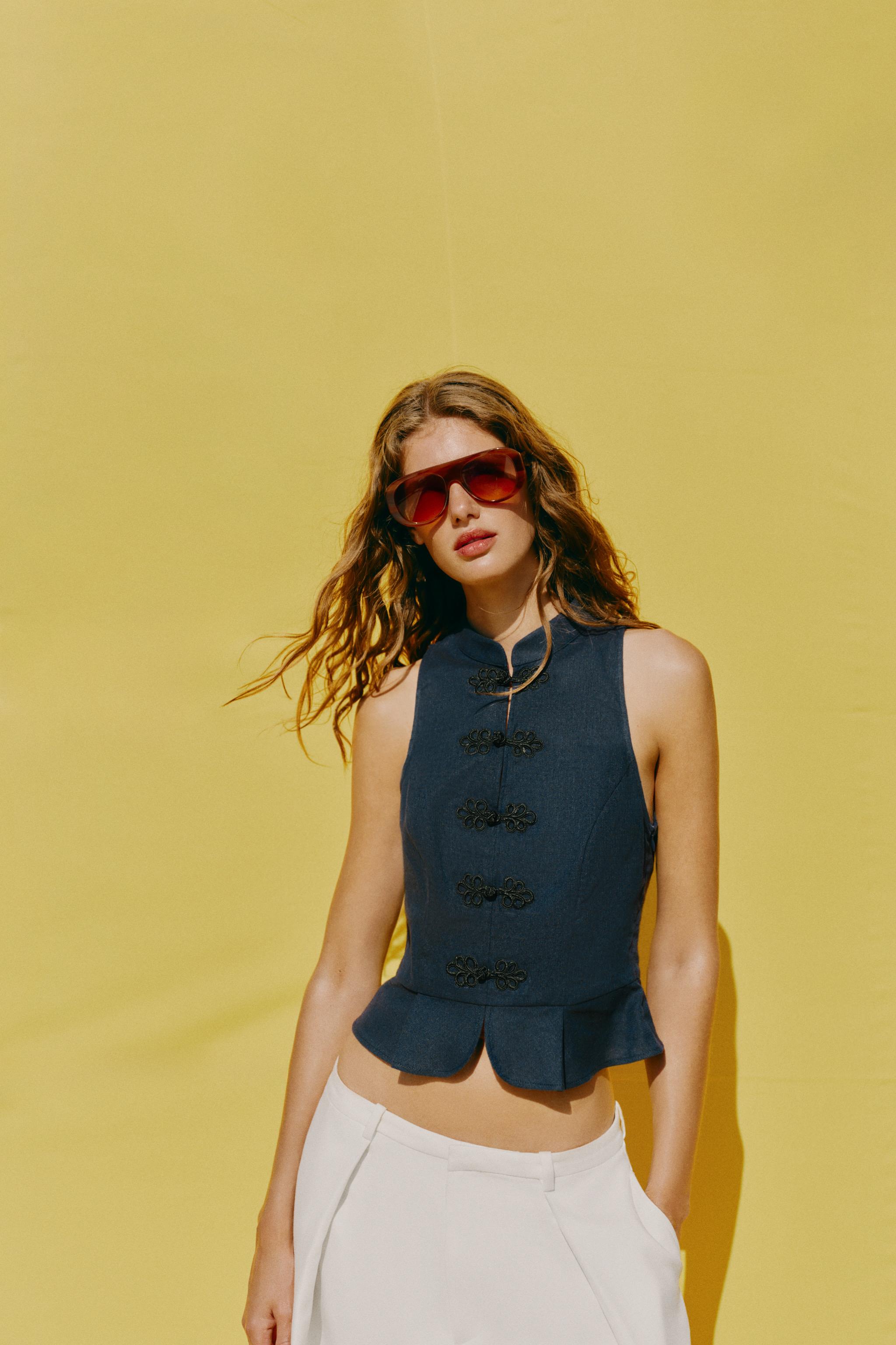 Zara Keten Süslü Düğmeli Peplum Top görsel 2