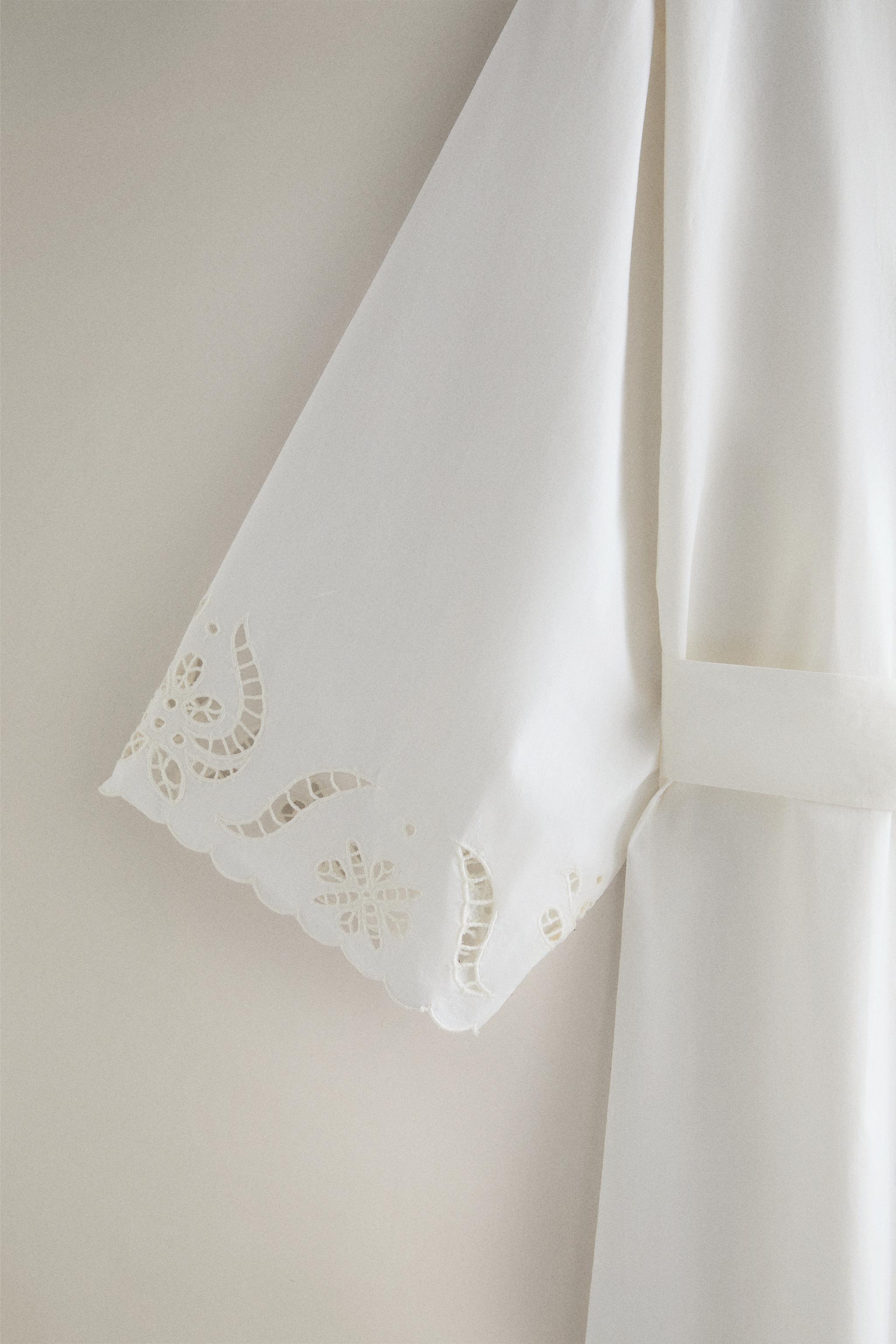 EMBROIDERED COTTON ROBE