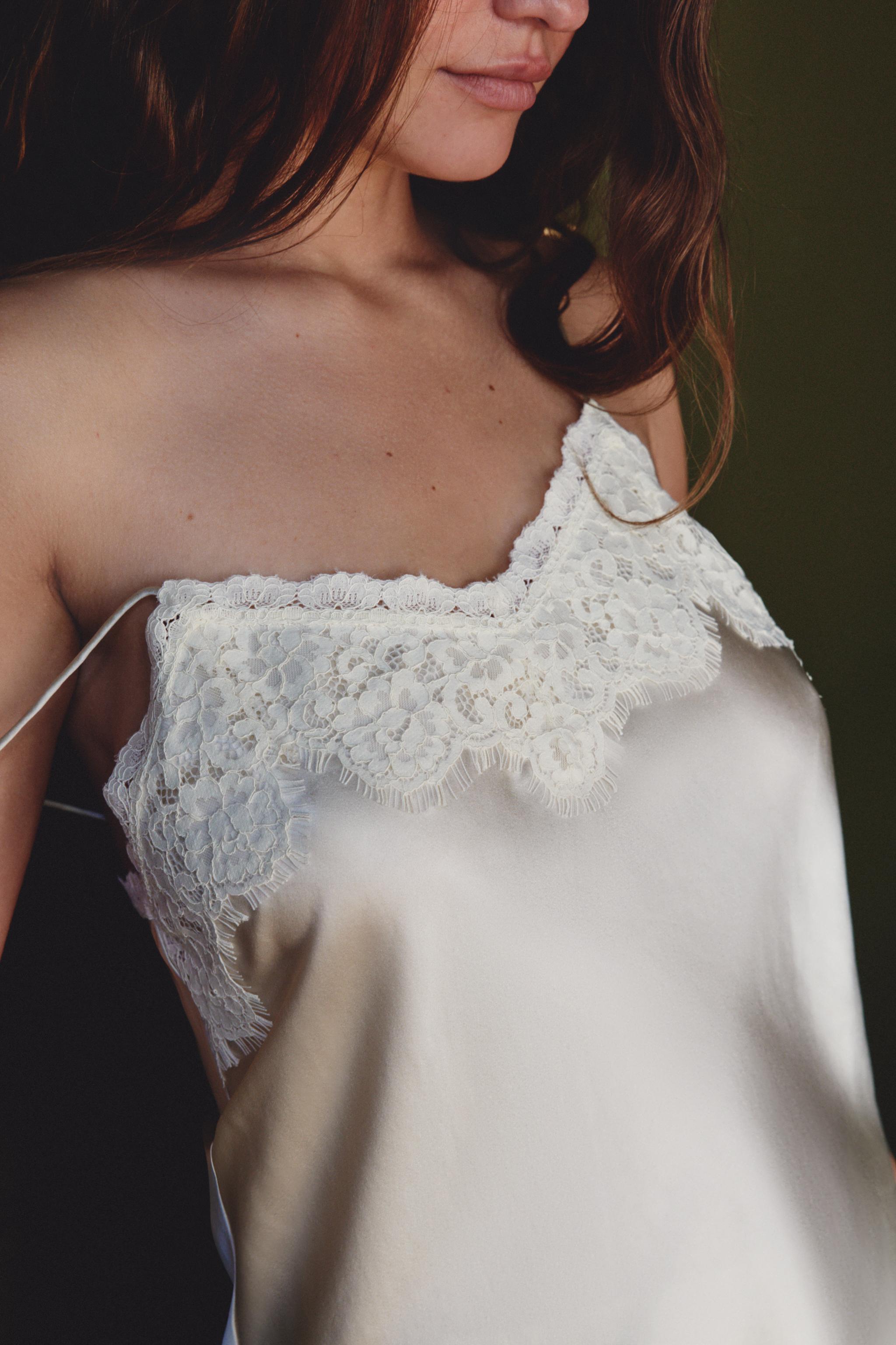 SILK BLEND LACE CAMISOLE TOP