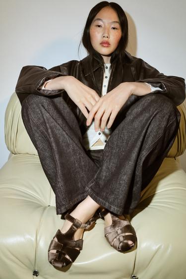 SANDALIA CANGREJERA EFECTO TERCIOPELO - Marrón de Zara