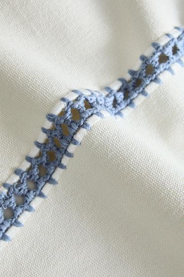 LOT SERVIETTES DE TABLE COTON BRODERIES CONTRASTANTES (LOT DE 2) - Écru de Zara - Image 3