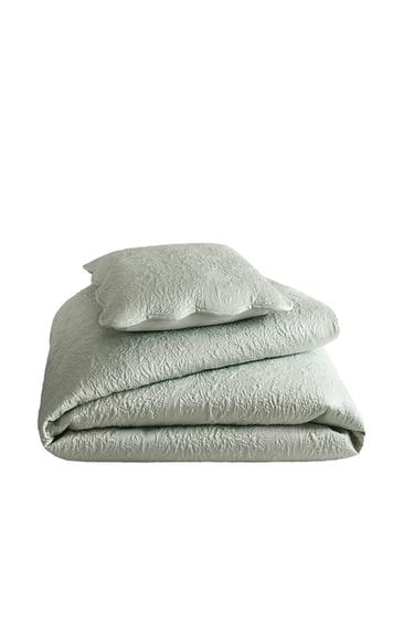 SCALLOPED FLORAL QUILTED BEDSPREAD - أخضر فاتح الخاص بـ Zara