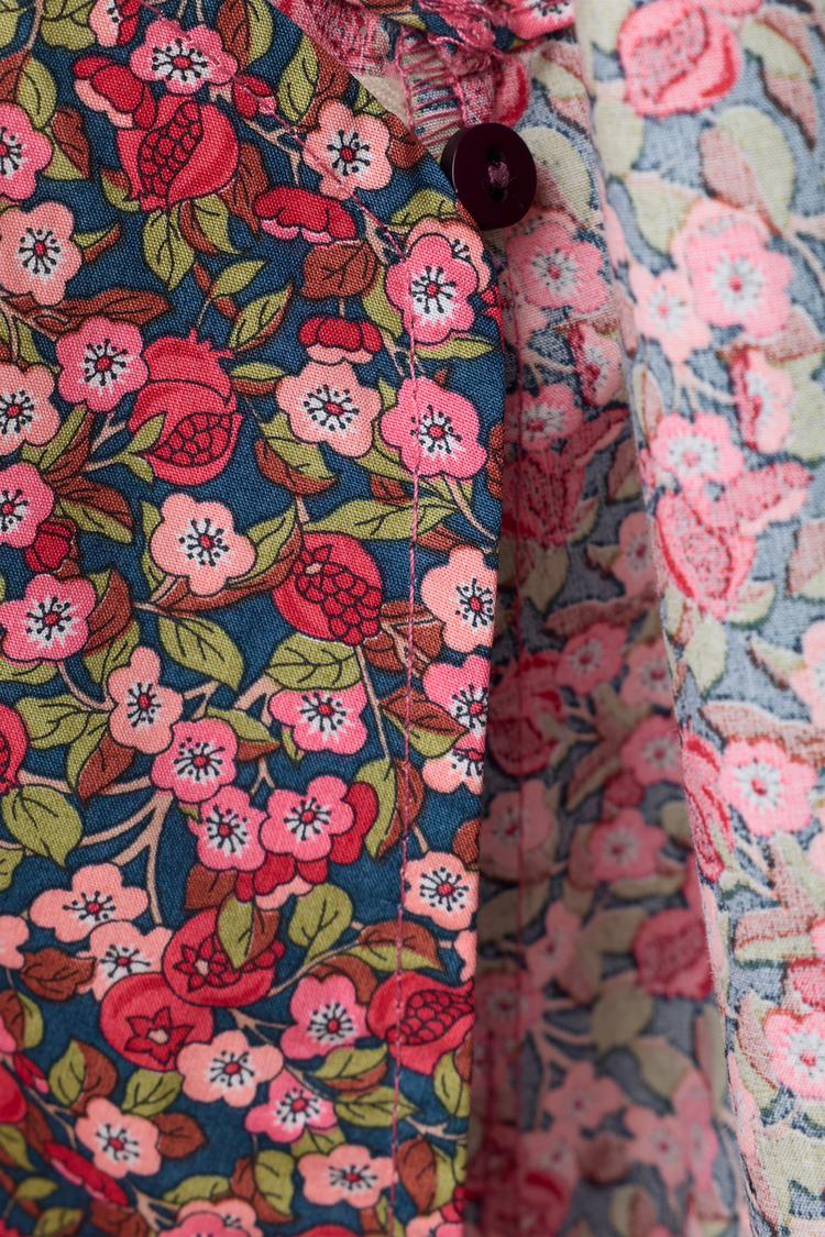 Enterizo con estampado floral confeccionado con tela Liberty 4