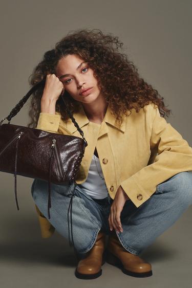 ZIPPED SHOULDER BAG - Chocolate by Zara