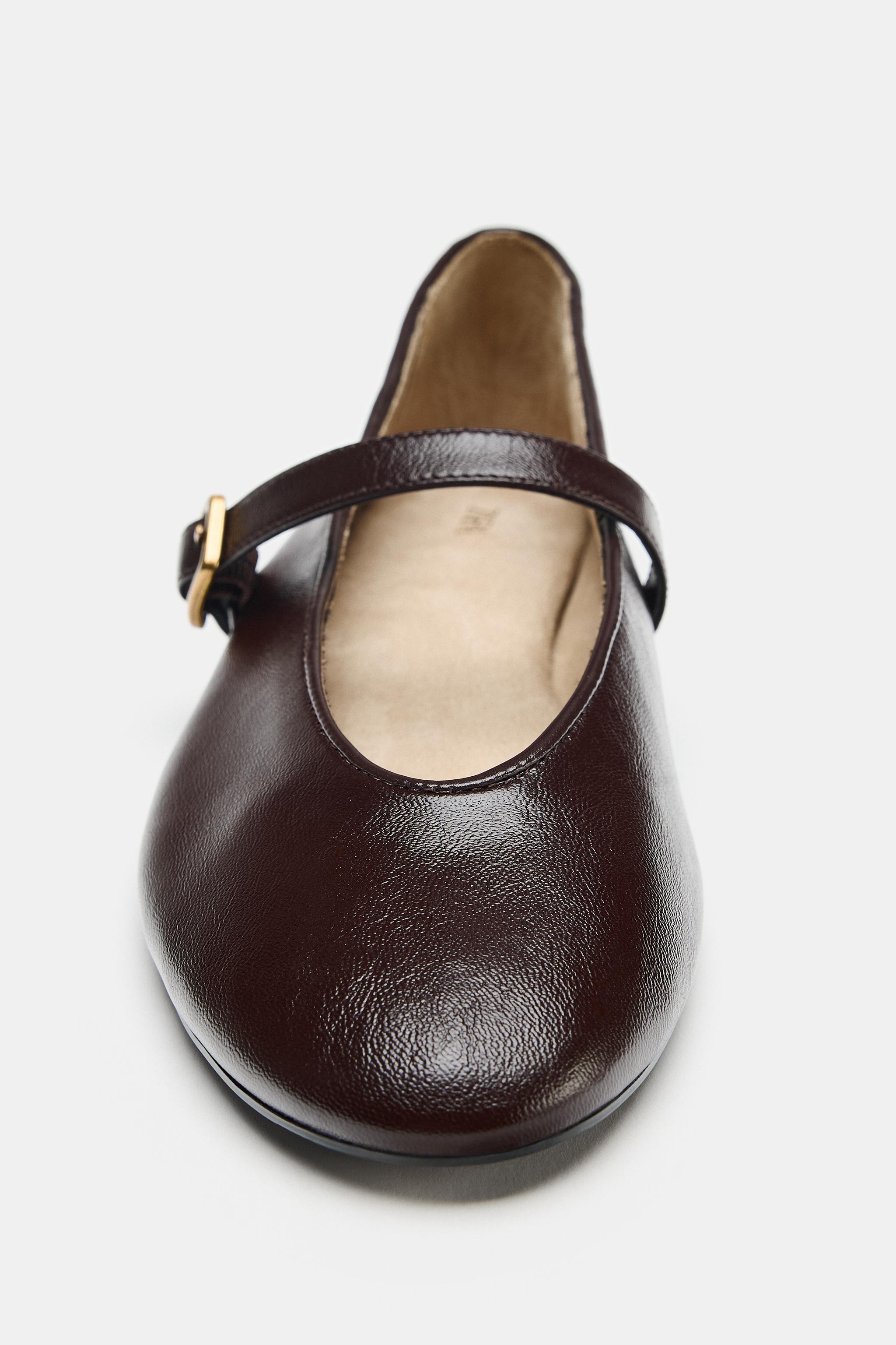 LEATHER BUCKLE BALLET FLATS