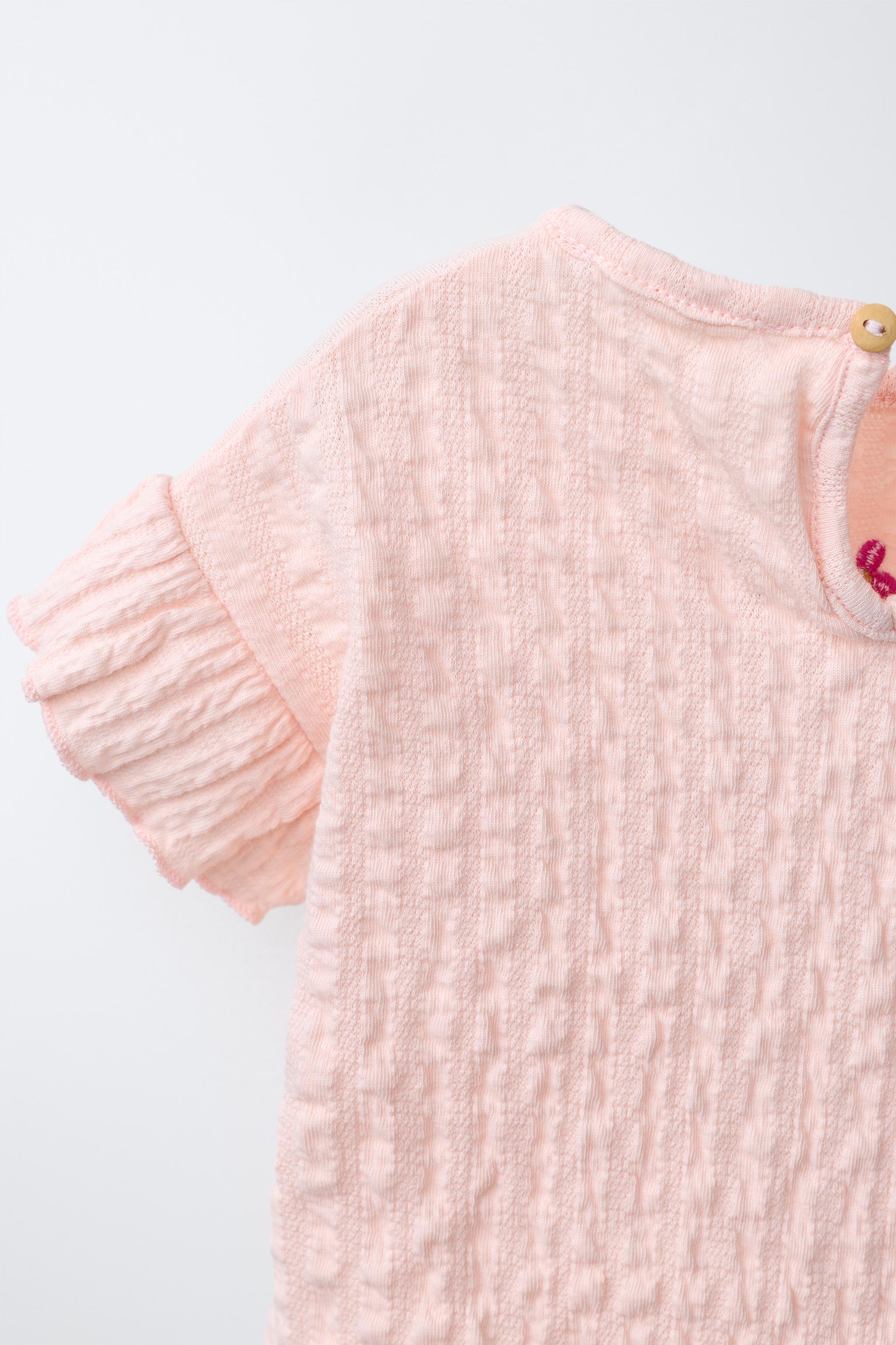 EMBROIDERED FLORAL TEXTURED T-SHIRT