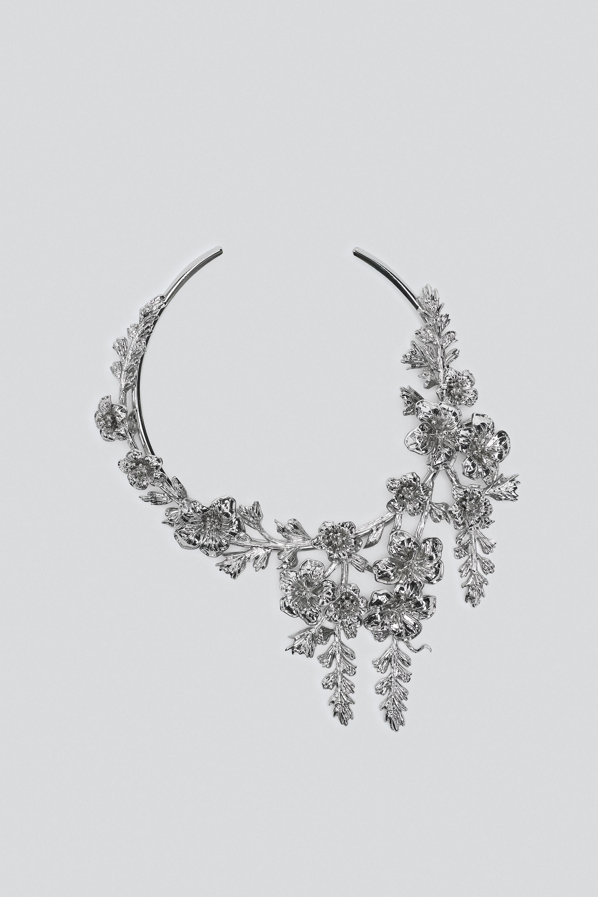 COLLIER GARGANTILLA MÉTALLIQUE FLEURS CONTRASTE