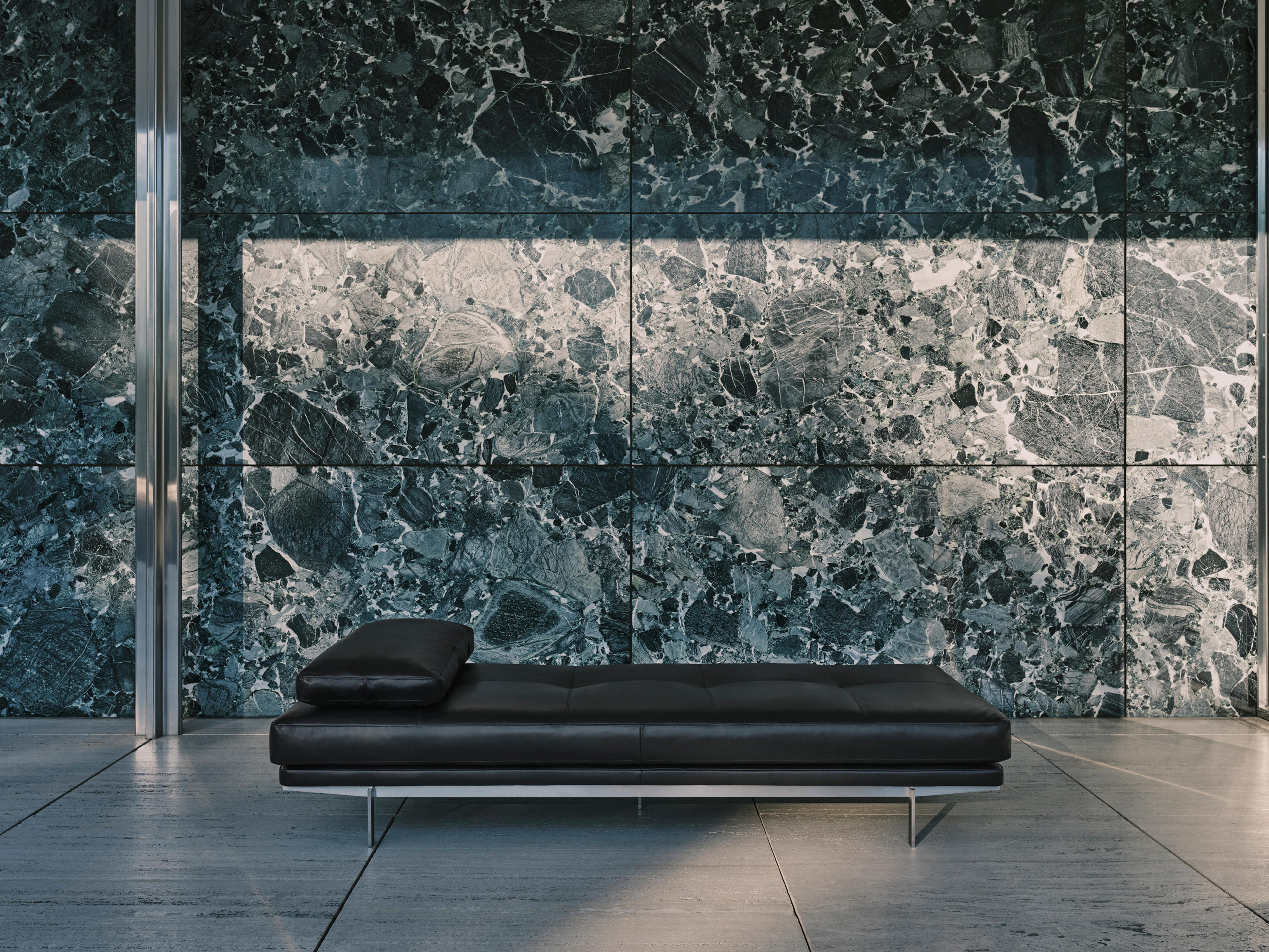 DAYBED 02 — Black