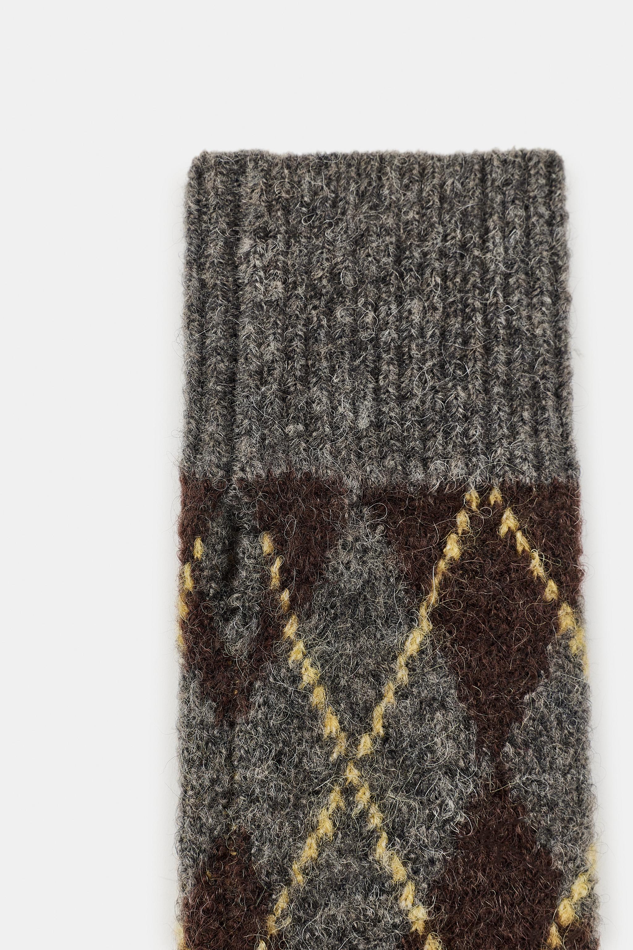 ARGYLE KNIT MITTENS