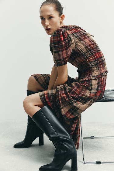 VESTIDO MIDI CUADROS ELÁSTICOS - Verdes de Zara