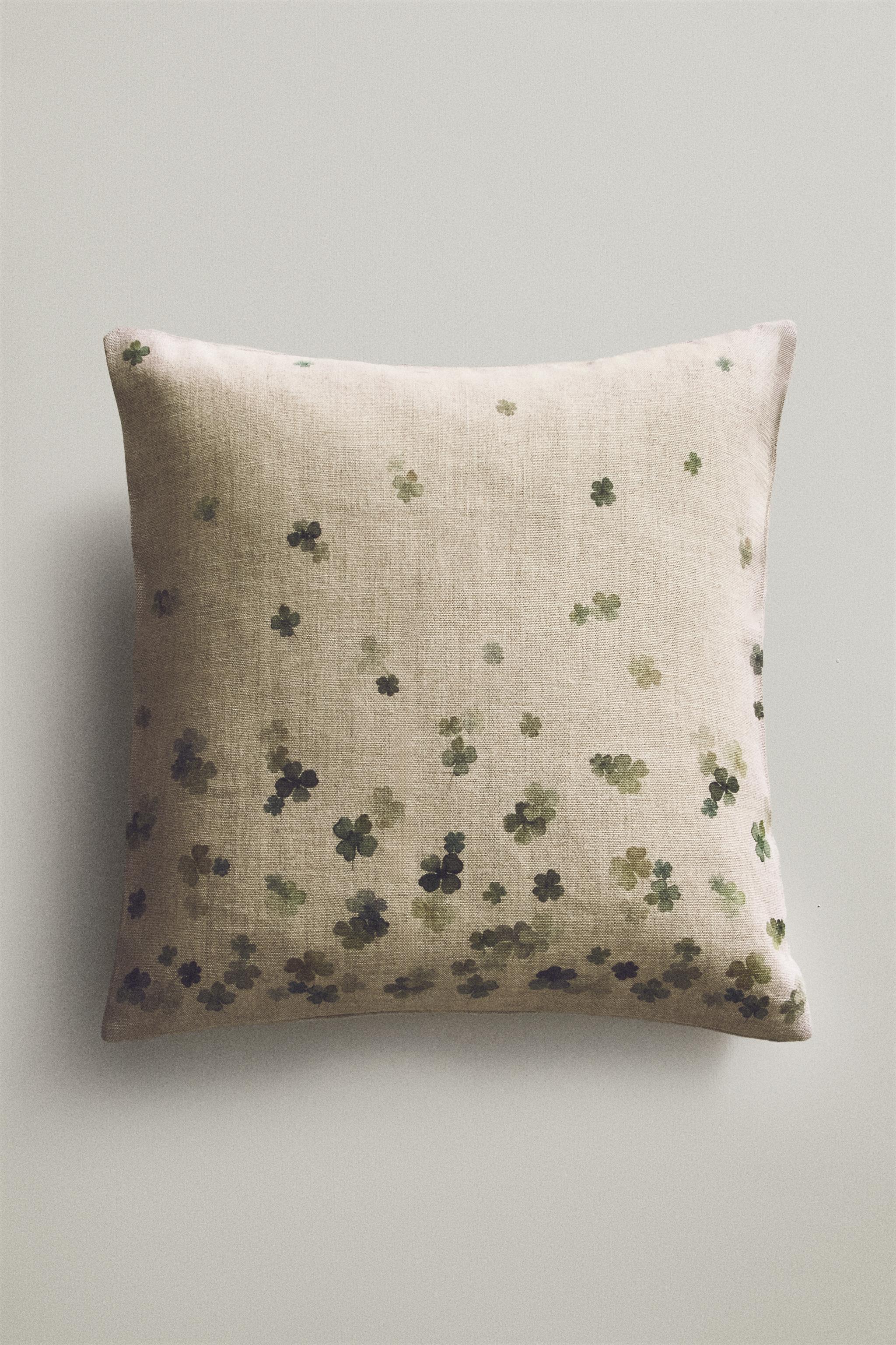 CLOVER THROW PILLOW COVER