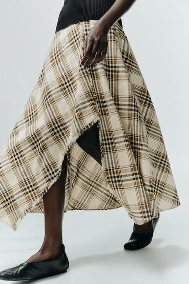 FALDA MIDI CUADROS ABERTURA - Grises de Zara