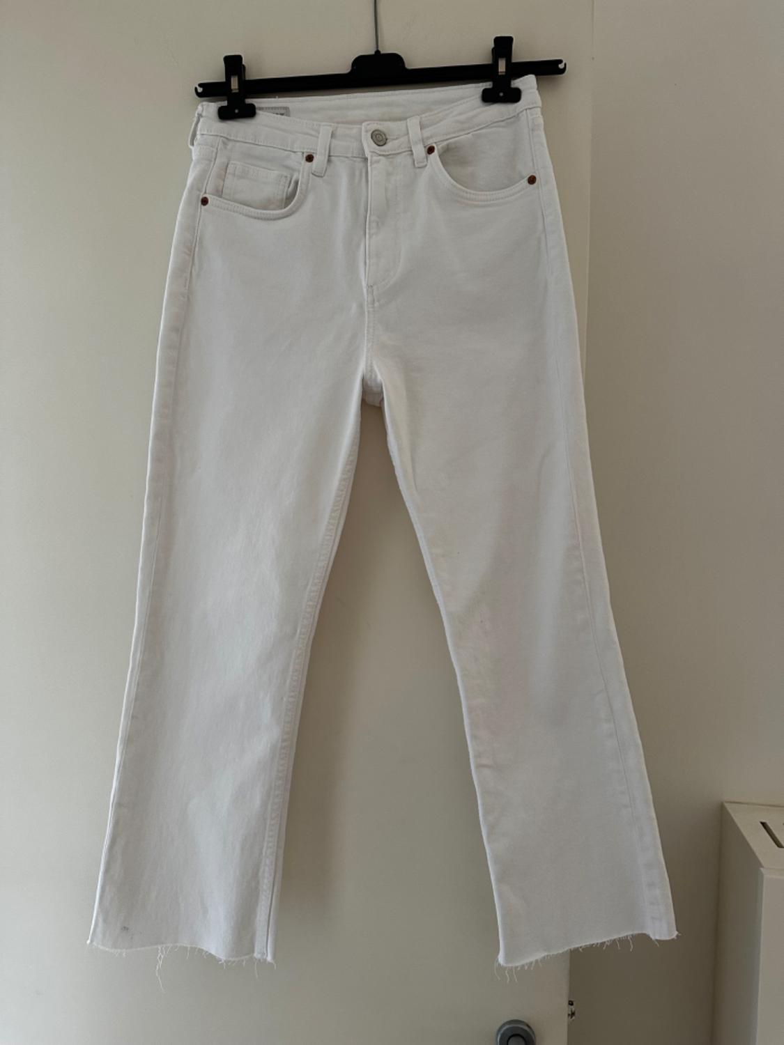 CROPPED FLARED JEANS