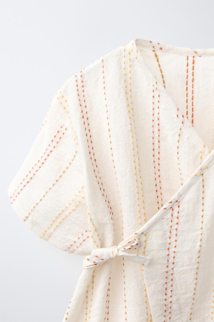Enterizo kimono con costuras contrastantes 3