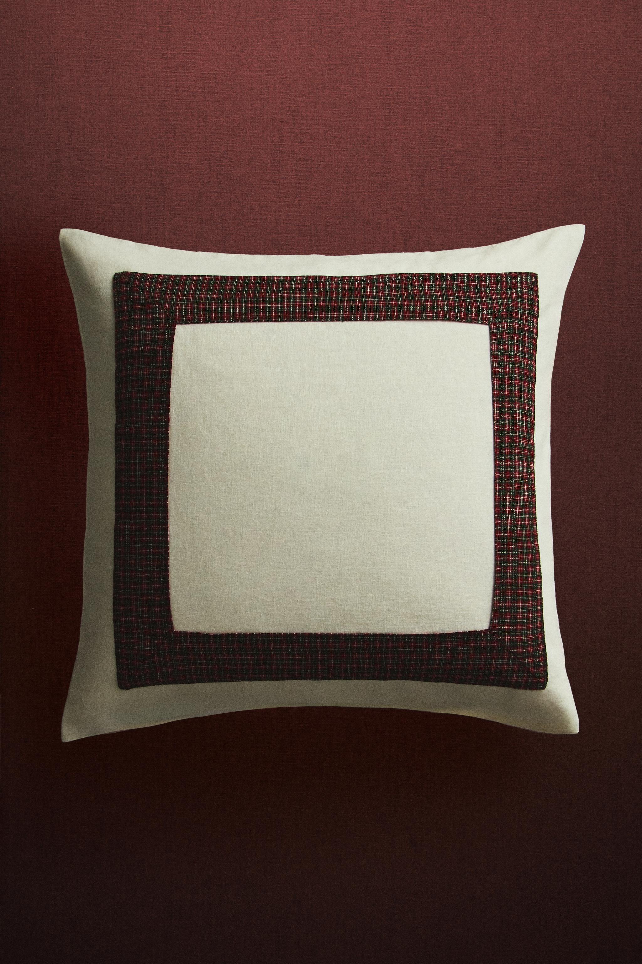 CHRISTMAS LINEN PILLOWCASE WITH BORDER
