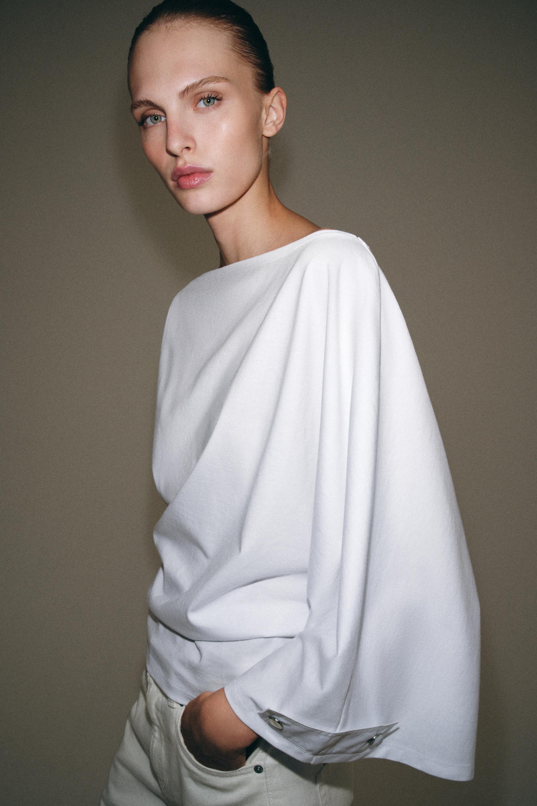 ASYMMETRIC BUTTON T-SHIRT — White