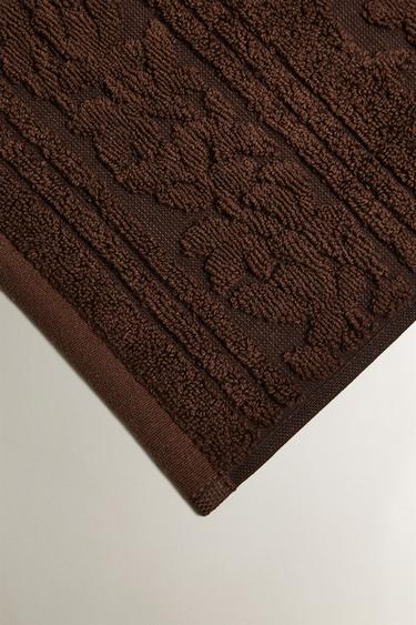 TAPIS DE BAIN JACQUARD FLEURI - Terracota de Zara - Image 1